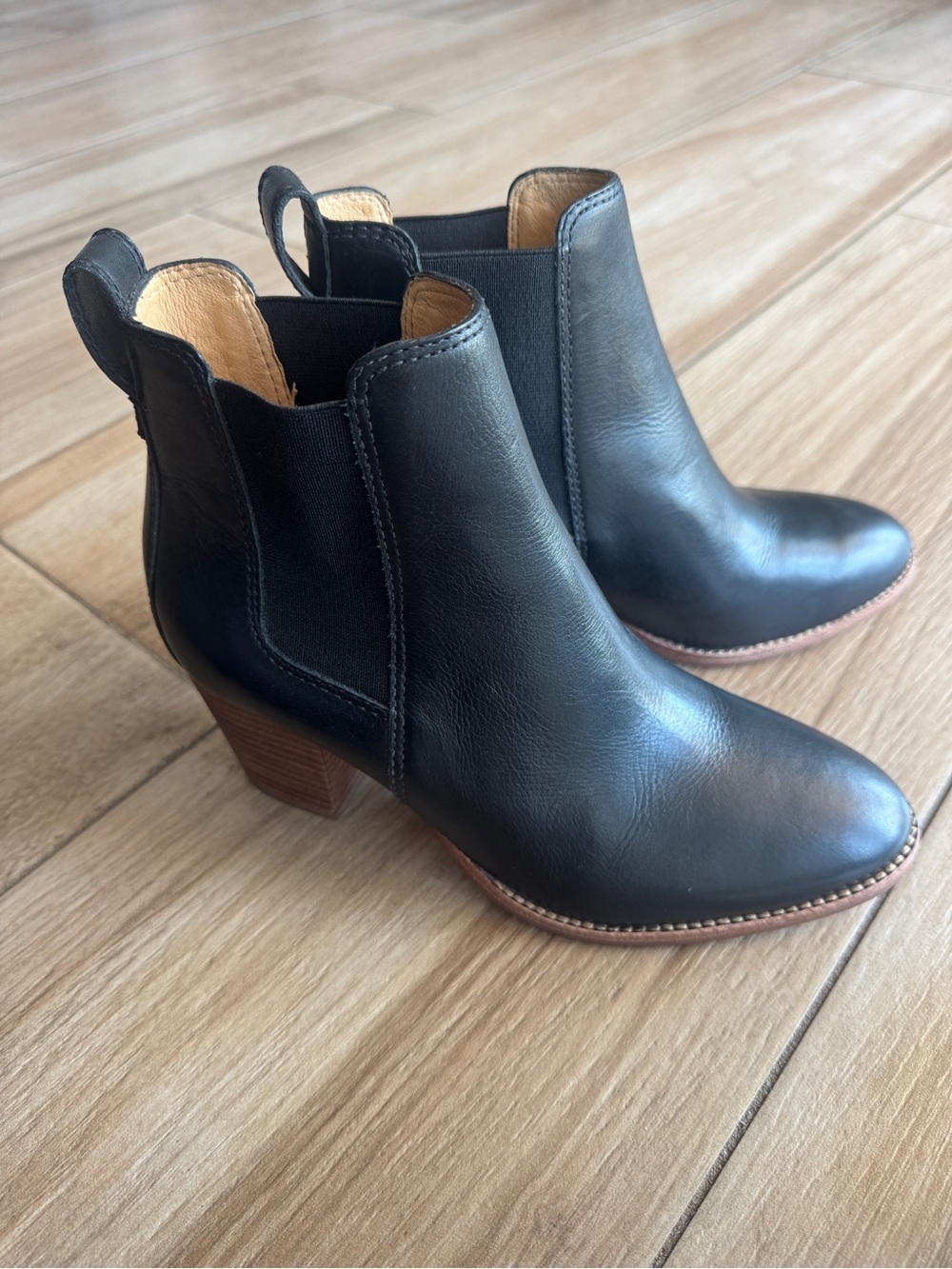 Madewell The Regan Chelsea Boots Black Leather Ankle Booties Size 6